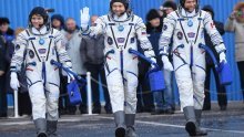 Nakon propalog pokušaja, troje astronauta uspješno lansirano u Zemljinu orbitu