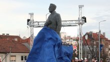 Otkriven najveći spomenik Franji Tuđmanu, Bandić ipak nije došao