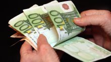 Nećete vjerovati koliku povišicu traži šef najveće slovenske banke