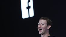 Kako je lukavi Mark Zuckerberg sam sebi poklonio 45 milijardi dolara