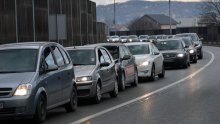 Vozači, oprez! Na cestama snijeg i mogući odroni