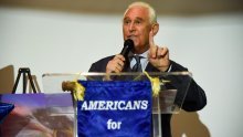 Dugogodišnji Trumpov saveznik Roger Stone uhićen zbog laganja Kongresu, kaže da je lažno optužen