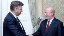 Američki veleposlanik digao novu buru oko aviona: 'Dokument sam osobno donio Plenkoviću'