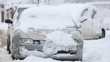 Tisuće vozila zaglavilo u snijegu na autocesti, vatrogasci spasili 200 vozača