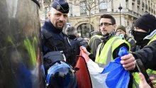 Macron najavio nove mjere: Na ulice izvodi vojsku kako bi rasteretio policiju u prosvjedima žutih prsluka