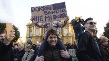 Zagrepčani prosvjedovali protiv Bandićevog počasnog doktorata