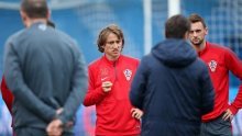 Bogatstvo na stolu: Barca krenula u lov na Luku Modrića!