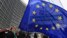 Vojna potpora 27 članica EU-a vanjskim operacijama Francuske