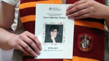 Irski i britanski čelnici na ispraćaju ubijene novinarke Lyre McKee