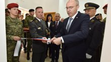 Zbogom 'Kralju Zvonimiru': Ministar Krstičević preimenovao vojarnu u Kninu