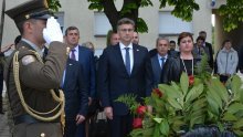 Plenković u Okučanima: Došli smo iskazati poštovanje svim hrvatskim braniteljima