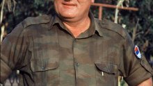 Na snimkama s Mladićem je njegov unuk rođen 2006.