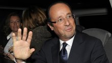 Unatoč potpori Merkel, Sarkozy zaostaje za Hollandeom