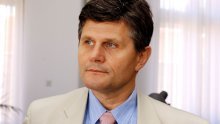 Bivši šef i savjetnik HZZO-a osumnjičeni za korupciju