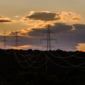 Proljetni zalazak sunca nad Dalmatinskom Zagorom