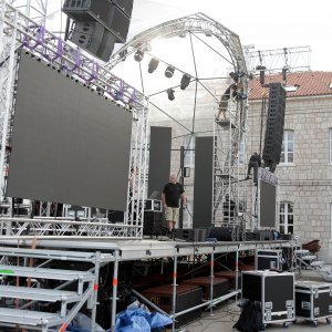 Posljednje pripreme za CMC festival u Vodicama