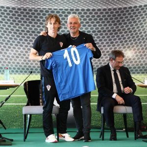 Predstavljanje nogometnog kampa za djec, Modrić i Baggio