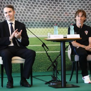 Predstavljanje nogometnog kampa za djecu, Luka Modrić