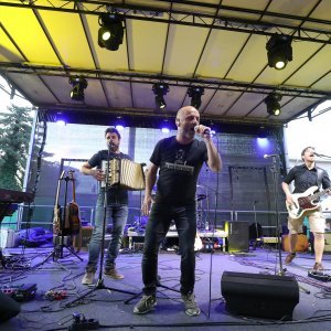 Koncert Mile Kekina u dvorištu The Garden Breweryja