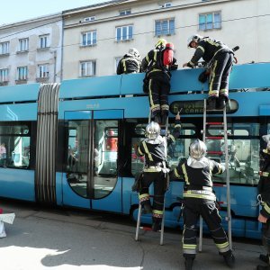 Požar tramvaja u Zagrebu