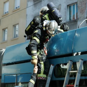 Požar tramvaja u Zagrebu