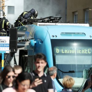 Požar tramvaja u Zagrebu