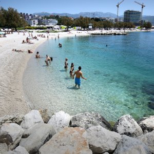 Sunčanje i kupanje na splitskim plažama