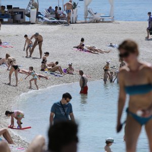 Sunčanje i kupanje na splitskim plažama