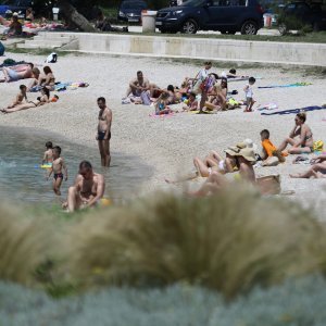 Sunčanje i kupanje na splitskim plažama