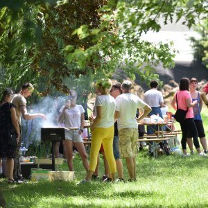 Zagrepčani se rashlađuju na jarunskom jezeru