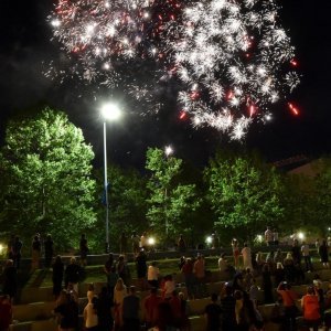 Bogati cjelodnevni program Dana Trnja završio koncertom grupe Vatra