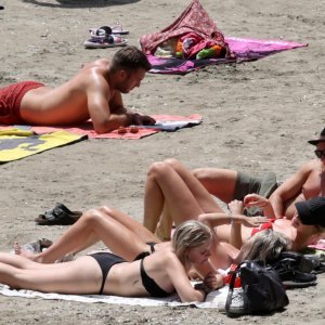 Split: Sunčana nedjelja napunila gradske plaže