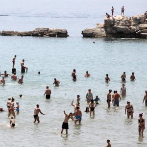 Split: Sunčana nedjelja napunila gradske plaže