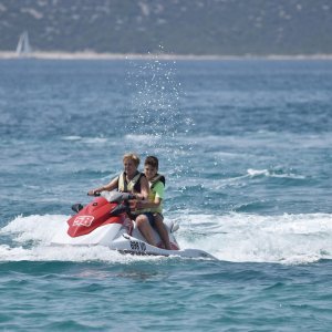 Vodice: Rijetki kupači potražili osvježenje na gradskoj plaži