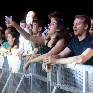 Hladno pivo nastupili na drugom danu Pine festa