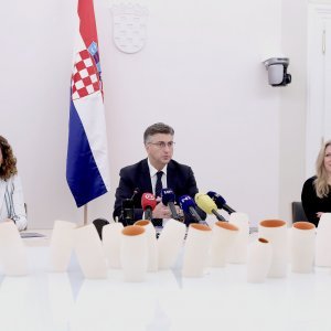 U nazočnosti Andreja Plenkovića predstavljena obnovljena dvorana Ban Jelačić