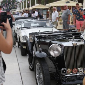 Izložba oldtimera na splitskoj Rivi