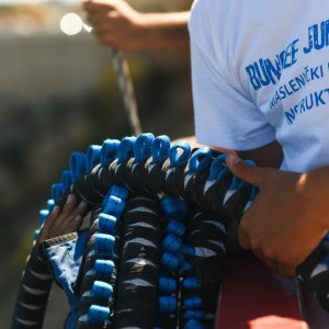 Maslenica: Otvorenje sezone bungee jumpinga s Masleničkog mosta