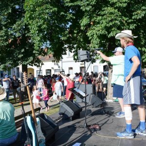 Sisak: Teksaški karneval na šetnici Slave Striegla privukao brojne Siščane