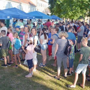 Sisak: Teksaški karneval na šetnici Slave Striegla privukao brojne Siščane