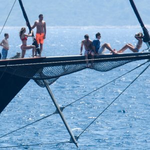 Obitelj i prijatelji Sylvestera Stallonea na jahti Meira