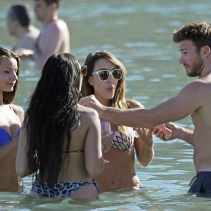 Scott Eastwood uživa na Mikonosu