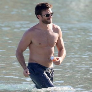 Scott Eastwood uživa na Mikonosu