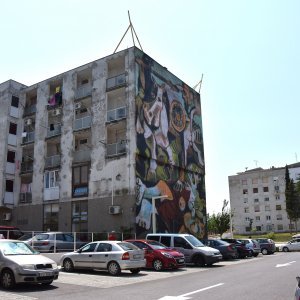 Mural Picassove slike 'Silovanje Sabinjanki' na Verudi