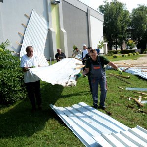 Pitomača: Olujni vjetar iščupao kompletno krovište školske dvorane