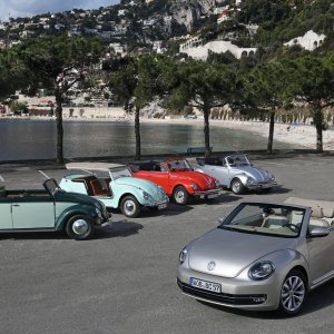 Volkswagen Beetle Cabriolet (slijeva nadesno:  VW Käfer Cabriolet (1952), VW Karmann 'Jolly' (1960), VW Käfer Cabriolet (1980), VW Käfer 1303 Cabrio (1979))