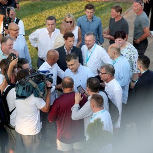 Premijer Andrej Plenković i drugi državni dužnosnici na polufinalnom meču ATP turinira