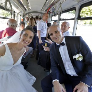 Maja i Luka Mrkonjić vjenčali su se u ZET-ovom tramvaju