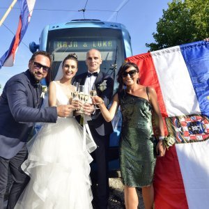 Maja i Luka Mrkonjić vjenčali su se u ZET-ovom tramvaju