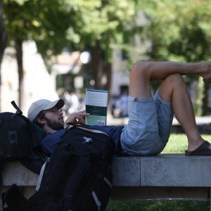 Split: Turisti i građani osvježenje potražili u hladu i na fontanama